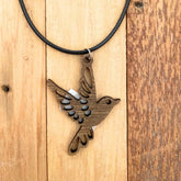 Halszierde des gefiederten Himmelsboten“ – Kette aus edlem