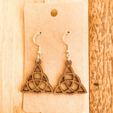 Ohrringe ‚Triquetta der Runenkunst‘ – Handgefertigter